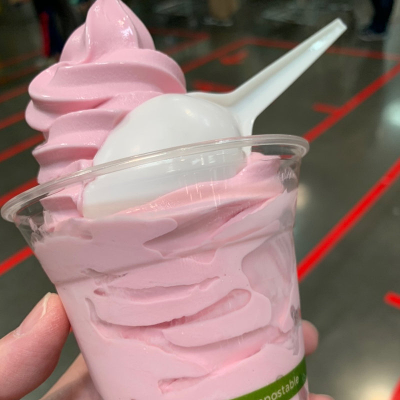 あまおうソフトクリーム(コストコ 千葉ニュータウン倉庫店 )