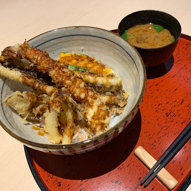 穴子一本海鮮天丼(兎に角)