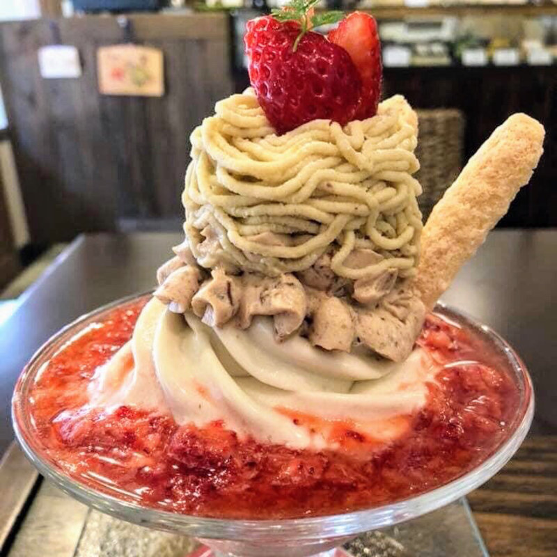 春のモンブランパフェ完熟女峰(和栗や )