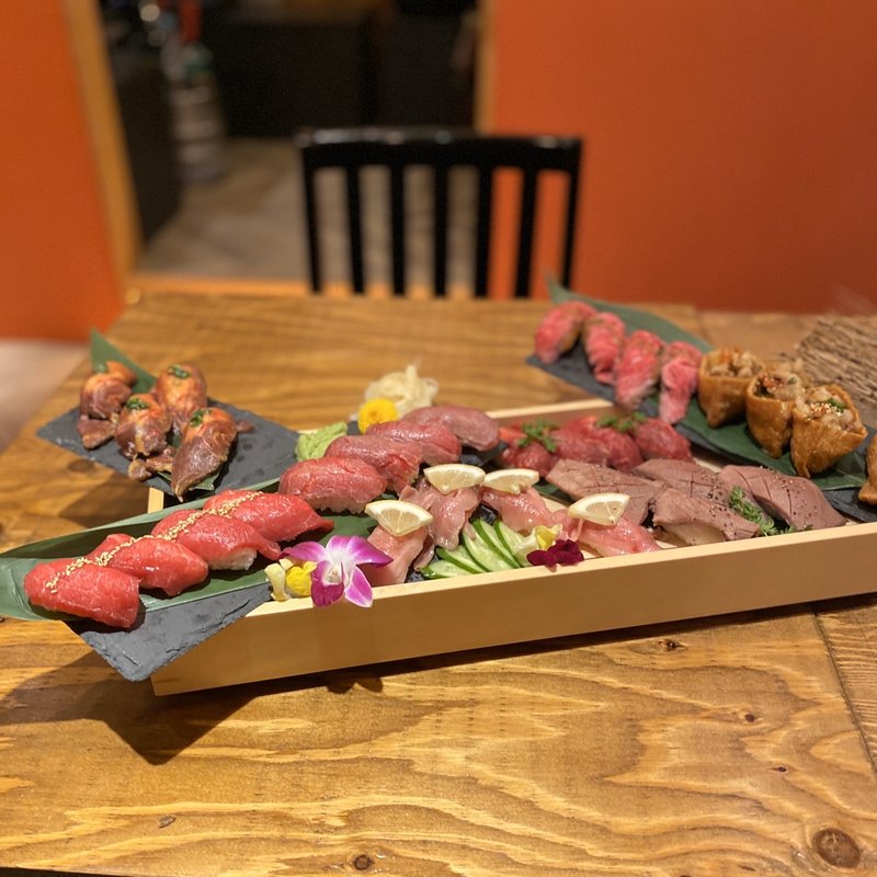 馬刺しと肉寿司の盛り合わせ(TATEGAMI 2nd 名古屋駅3丁目店)