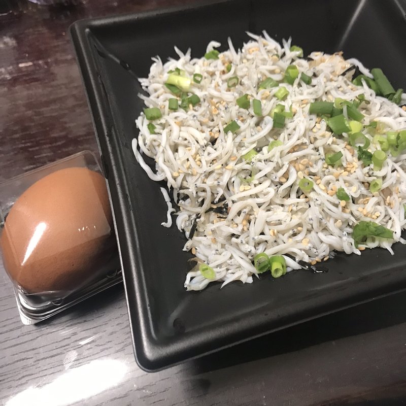 9種類の梅干から選べる大洗のしらす丼(ume cafe WAON)