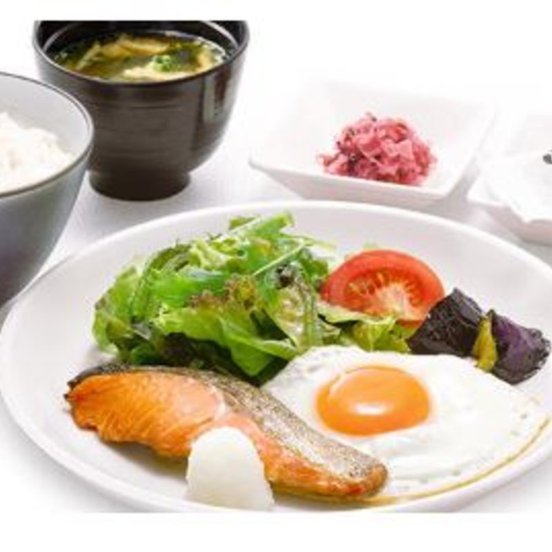 朝の和定食(ロイヤルホスト西灘店)