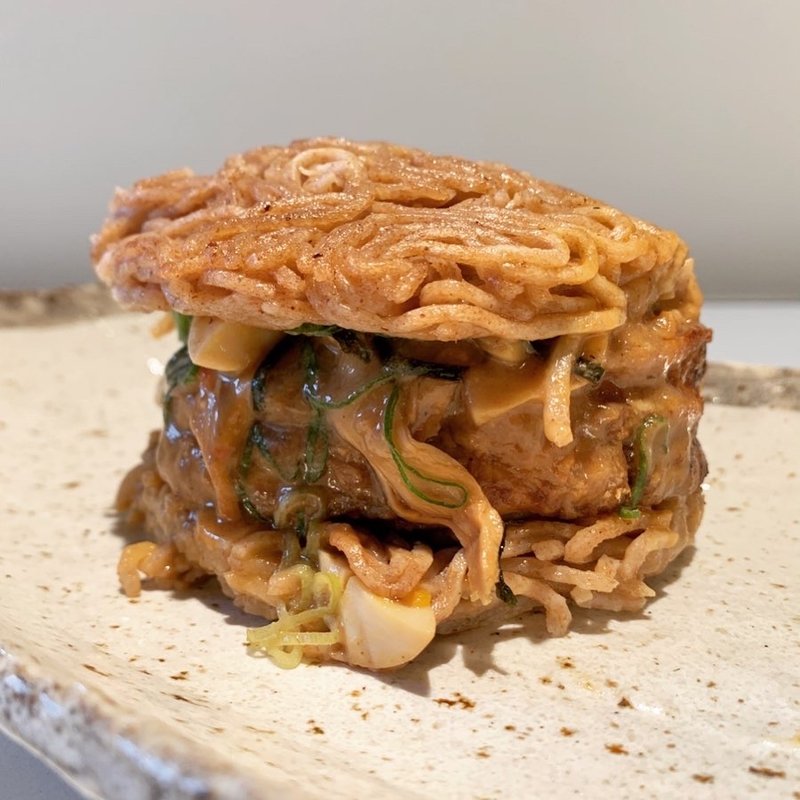 MENSHOバーガー(二丁目つけめん ガチ （二丁目つけめん GACHI）)