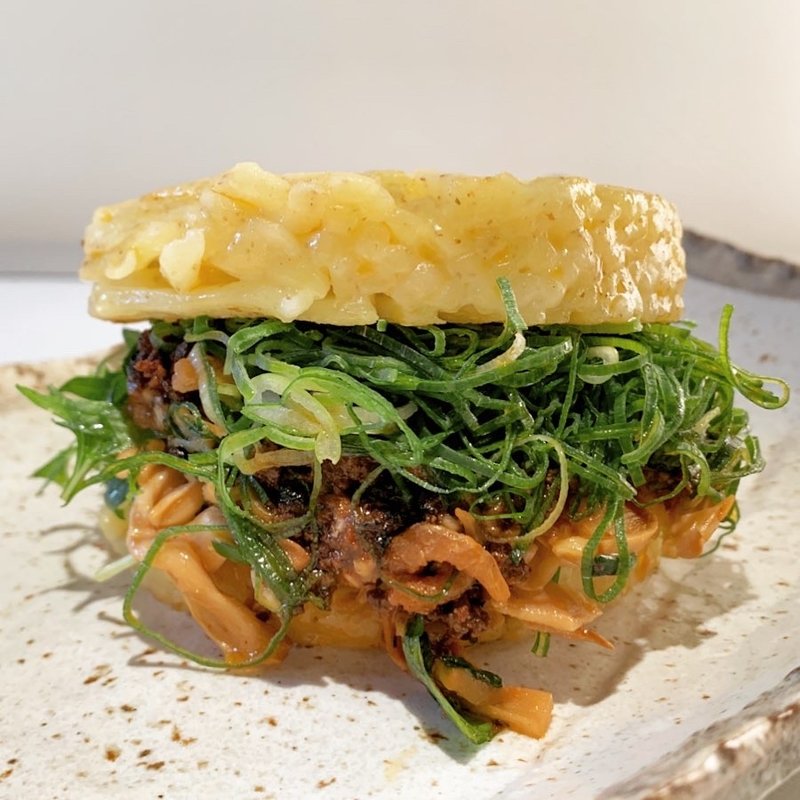 もちもち坦々バーガー(二丁目つけめん ガチ （二丁目つけめん GACHI）)