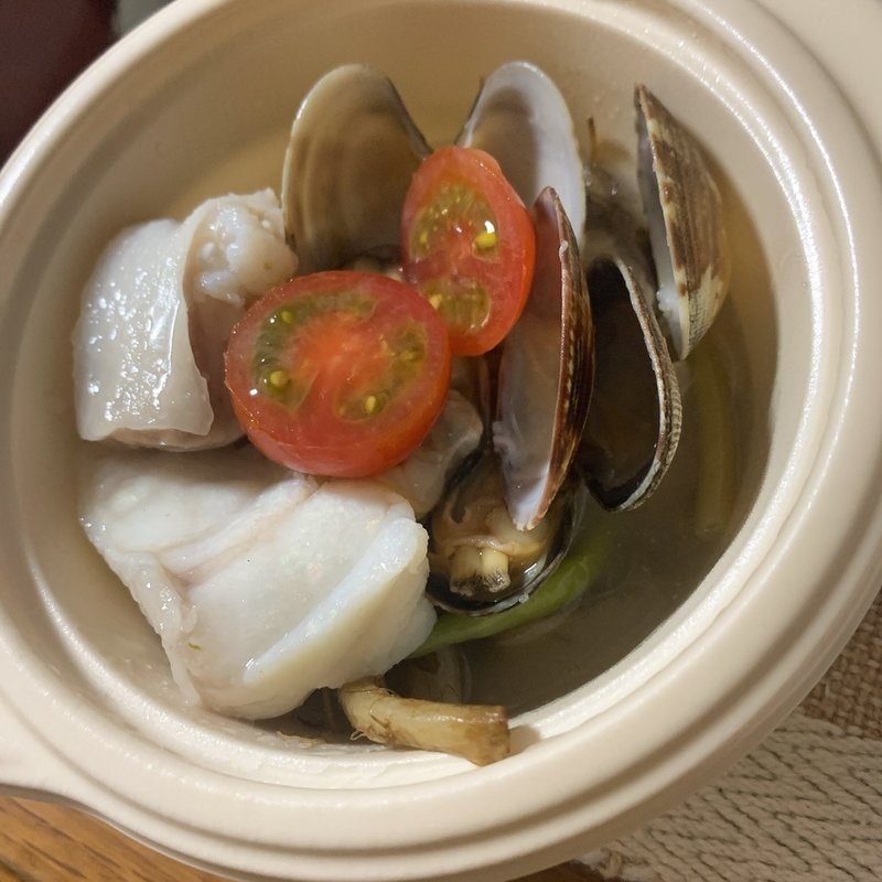 ほうき羽太と根三つ葉のアクアパッツア(ヴィネリア セコンド イル グスト)