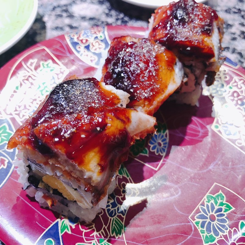 うなぎクリームチーズロール(回転寿司根室花まる JRタワーステラプレイス店)