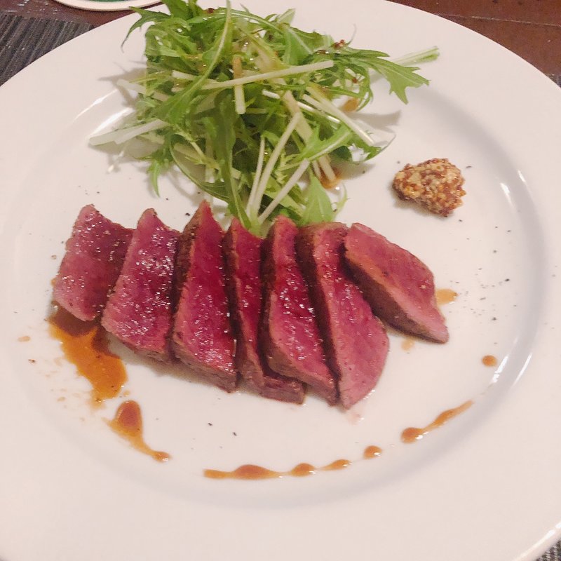 鹿ステーキ(ジビエ居酒屋 tabibitoキッチン)