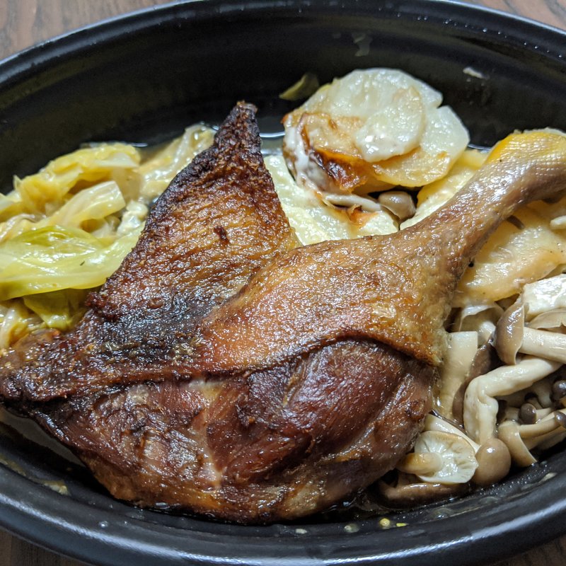 フランス産鴨モモ肉のコンフィ(ete)