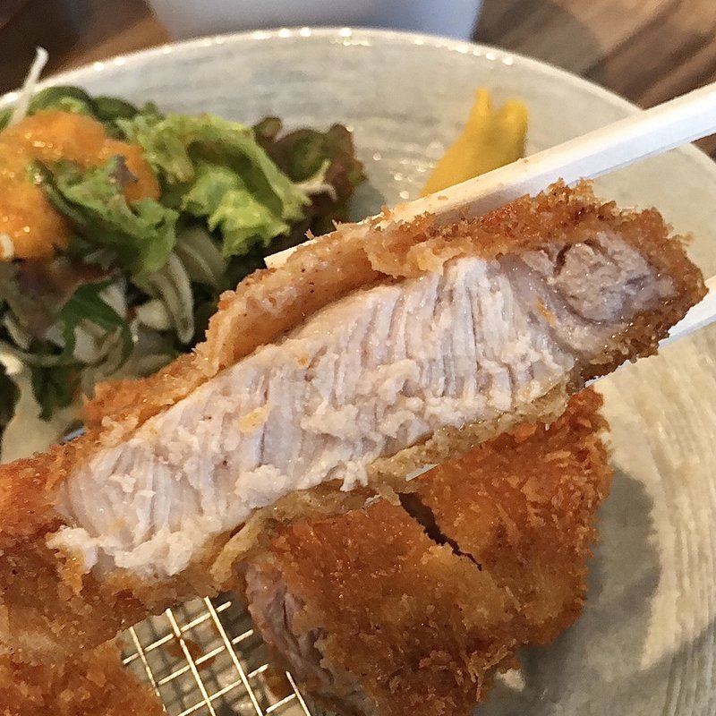 厚切りロースかつ定食(ランチ営業限定メニュー)(肉山 名古屋 )