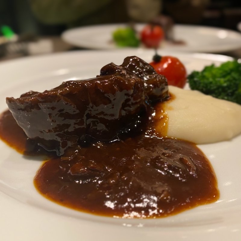 牛スネ肉のビール煮込み(キャトルラパン （quatre lapin）)