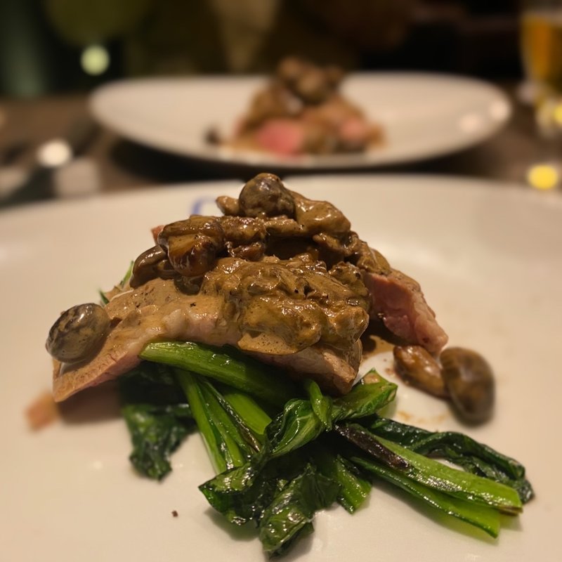 鹿児島県産お芋豚　ポルチーニソース(キャトルラパン （quatre lapin）)