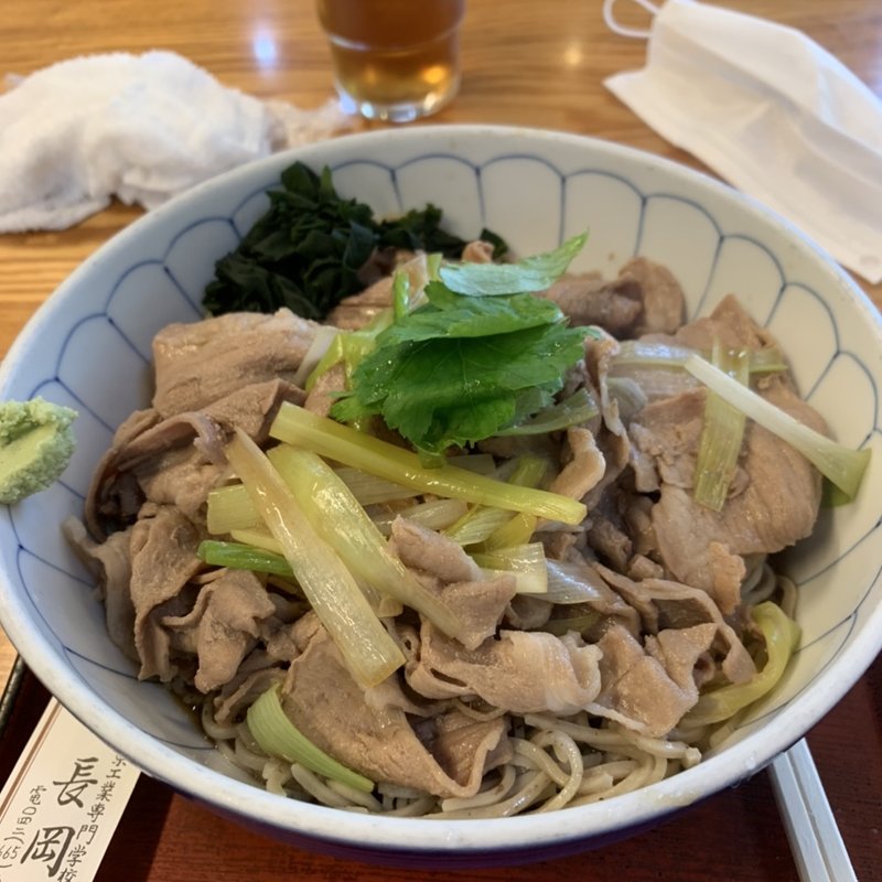 冷やし肉南蛮そば(そば処 長岡屋)