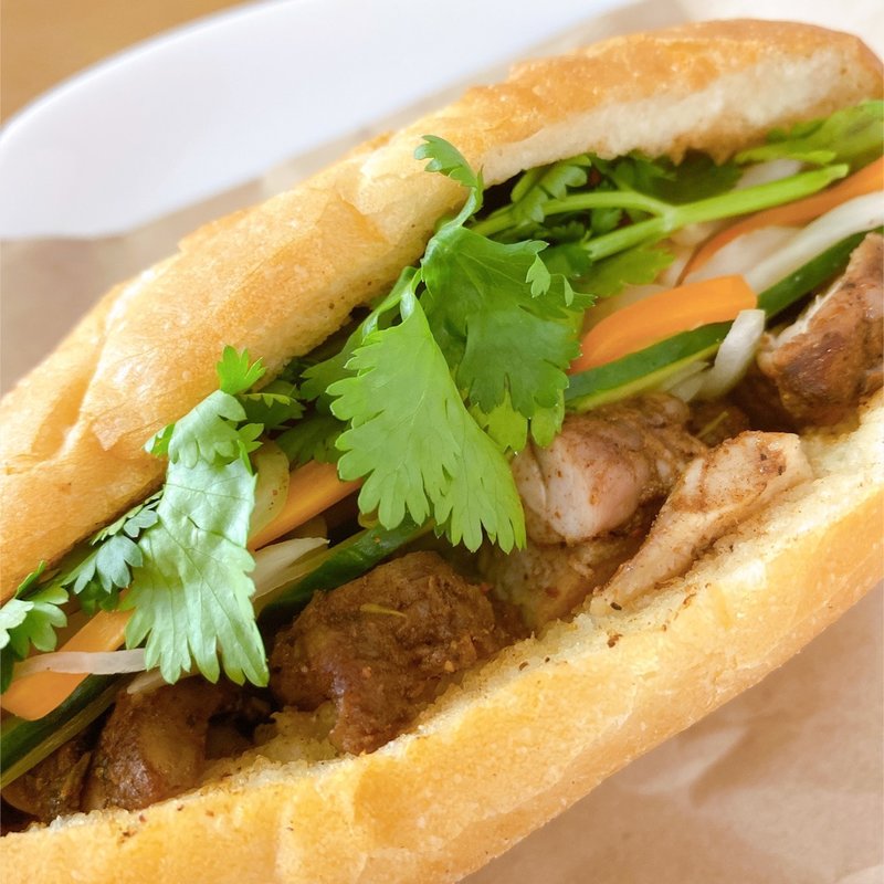ジャークチキンのバインミー(Banh Mi 83)