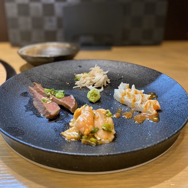 肉の刺身盛り合わせ(ハチノス、上ミノ、ハツ、白センマイ)(にくがとう 伏見別邸)