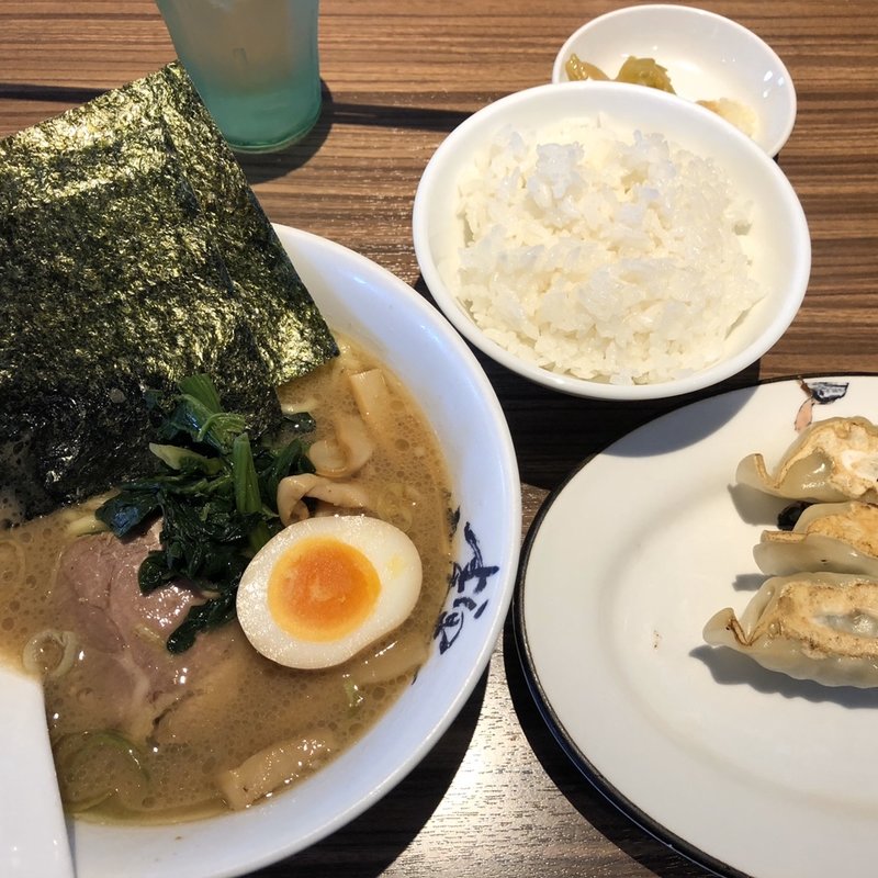 ハーフラーメン(究極ラーメン 横濱家 都筑インター店)