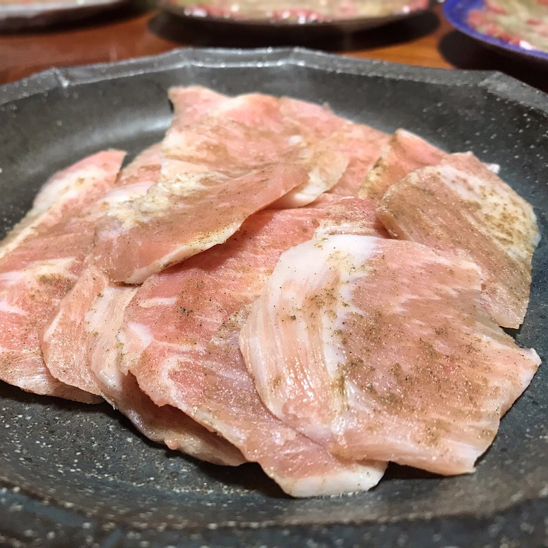 とろ豚塩又はタレ(焼肉 まんぷく苑 )