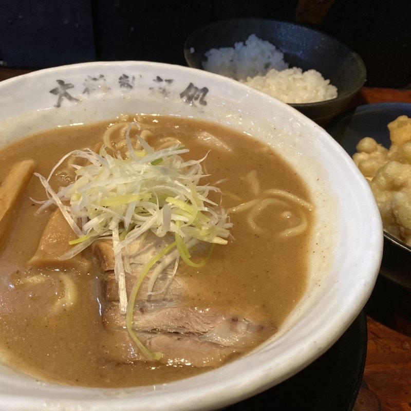 旨濃いラーメン(大鶴製麺処 謹製 親富孝 )