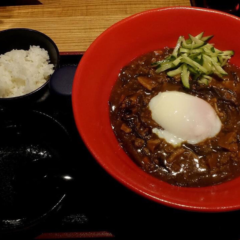 肉味噌まぜうどん(うどん居酒屋 江戸堀)