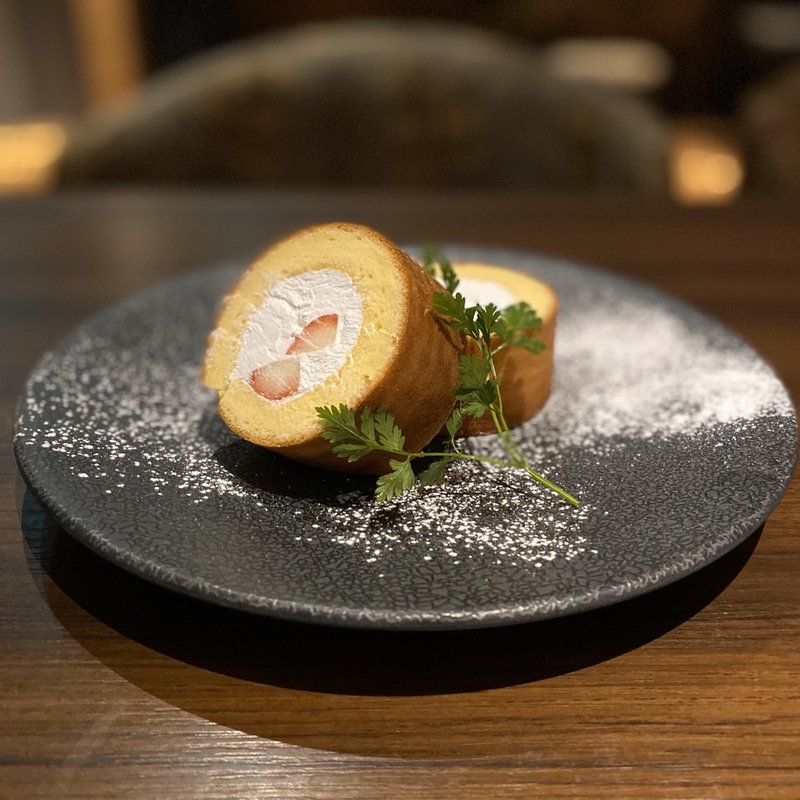 めちゃ美味ロールケーキ(牡蠣×肉×海鮮 MIYABI 錦店)