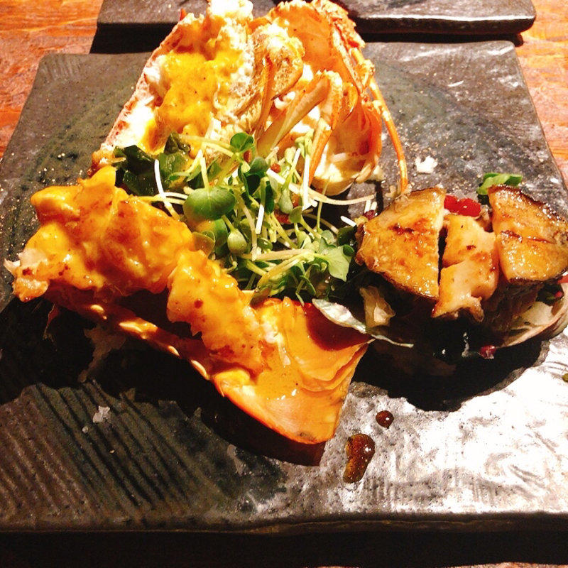 伊勢海老の鉄板焼き＆活鮑の踊焼き(鉄板焼  炭焼  さいとう)