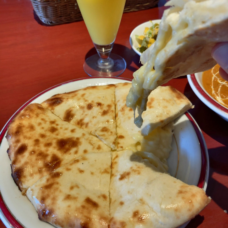 チーズナン(パティヤラパレス)