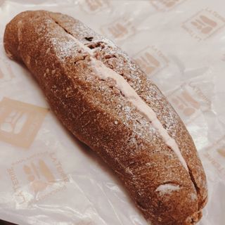 ルビーチョコのミルクフランス(ブーランジェリー ラ テール)