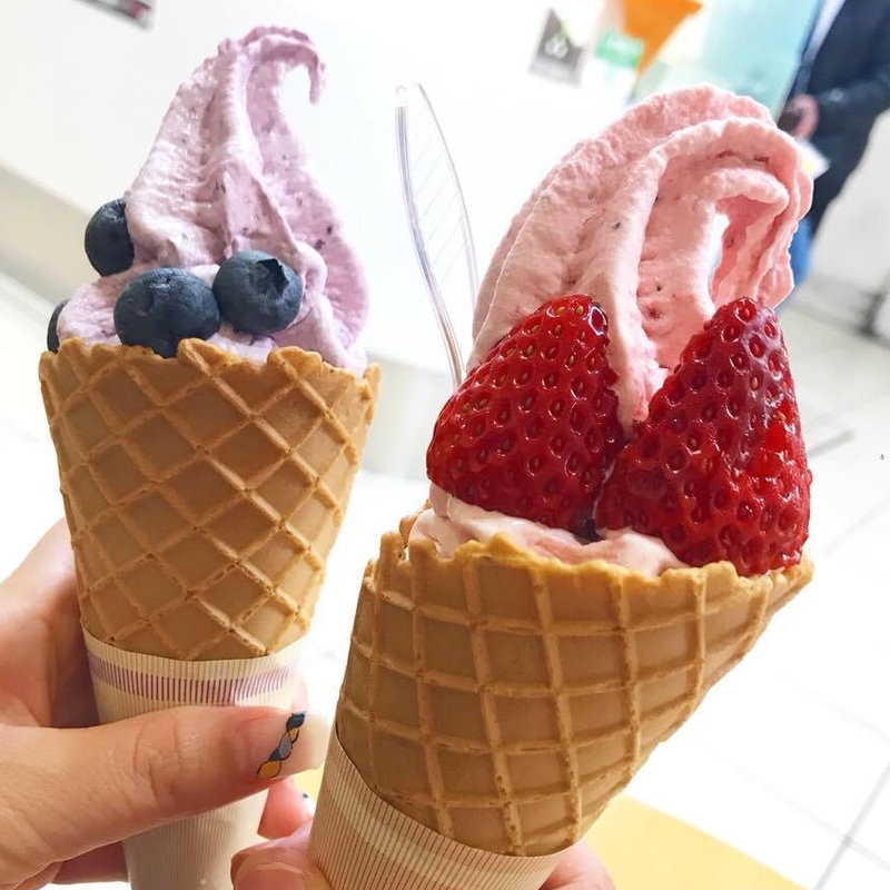 いちごソフト&ブルーベリーソフト(ウォーターメロン )