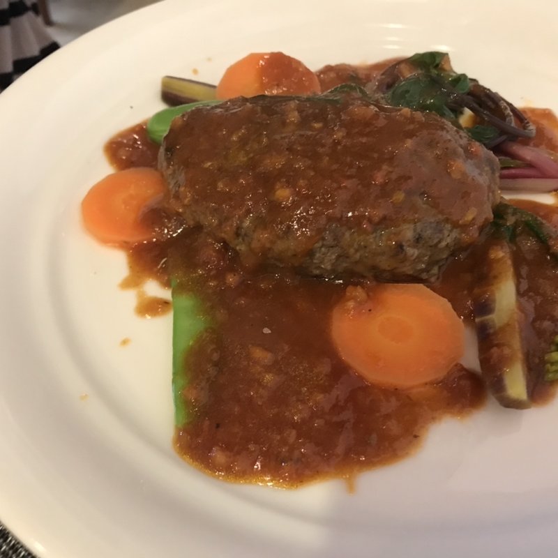 熟成肉を使ったハンバーグランチ(レザン デリカテッセン&カフェ)