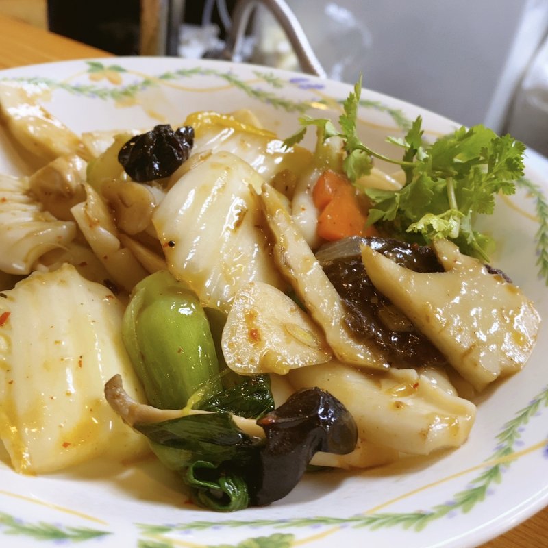 イカのピリ辛炒め(餃子専門店 なんやかんや)