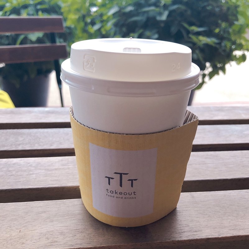 カフェラテ(Food&drinks TTT明石公園店)