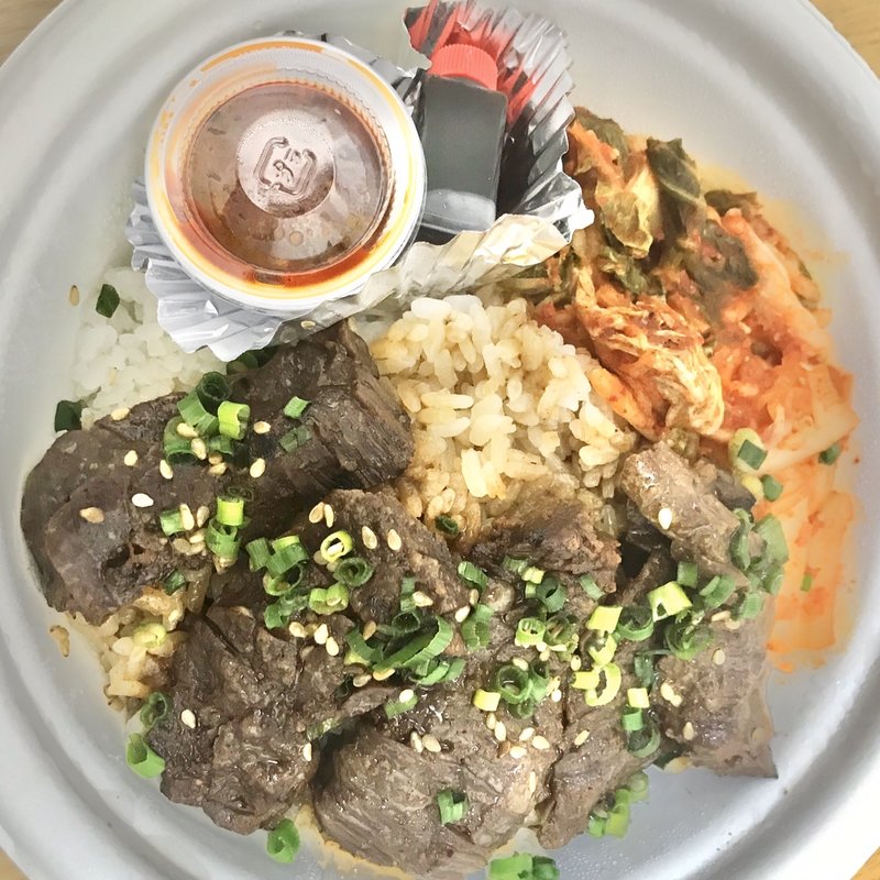 焼肉丼(焼肉苑 麻布十番店 （ヤキニクエン）)