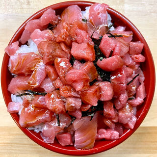 まぐろ丼（金曜日のお弁当）(まちカフェ あい)