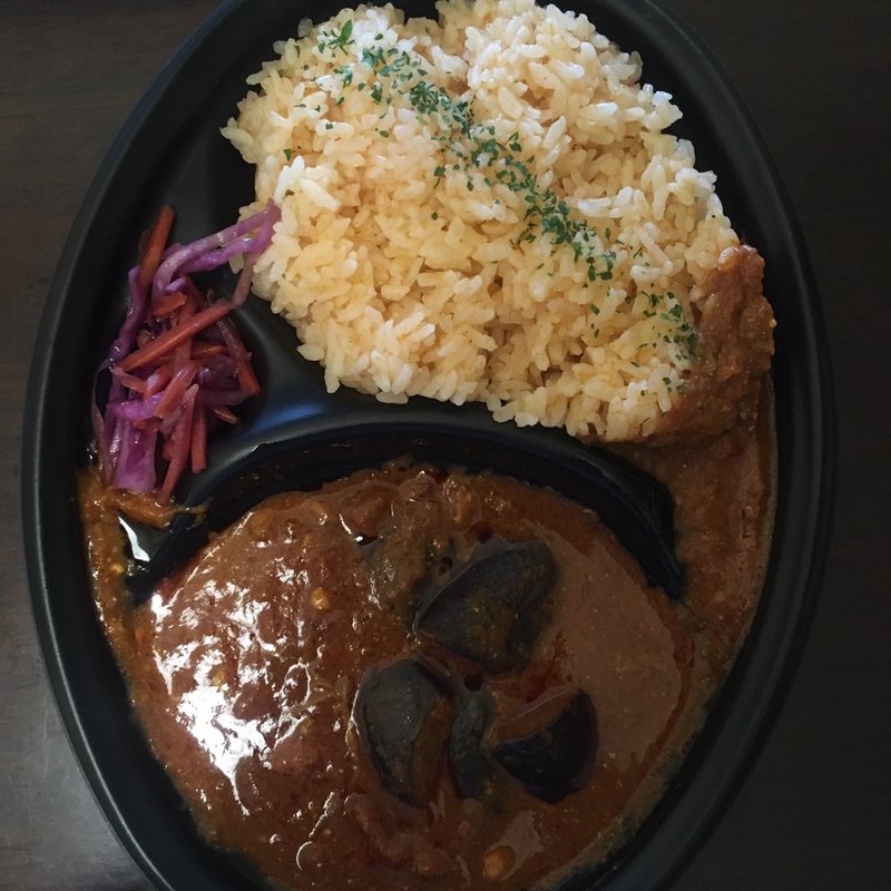 ホロホロチキンと揚げナスのトマトココナッツカレー(NOOICE)