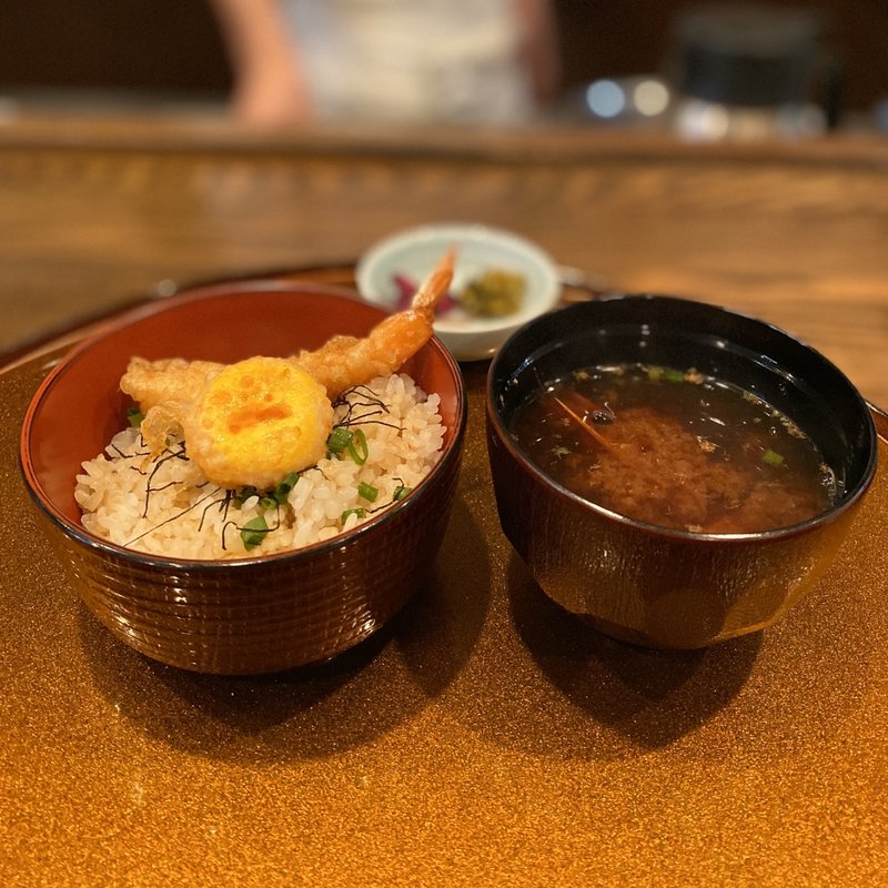 ご飯+半熟玉子、赤だし、漬物(心来)