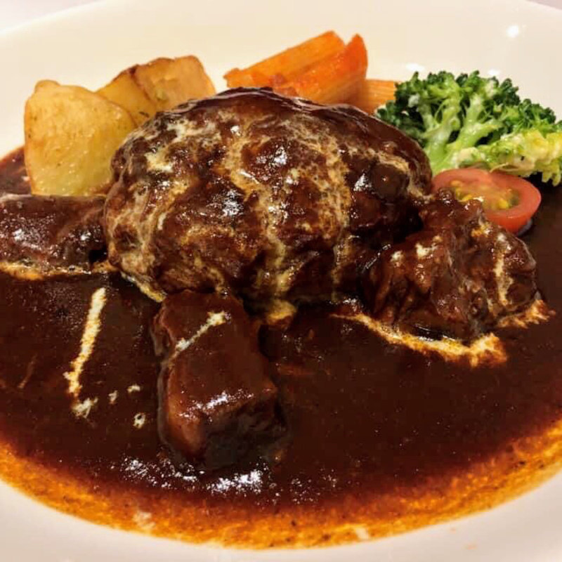 デミグラスビーフシチューの煮込みハンバーグ（中）(榎本ハンバーグ研究所 西ヶ原店)