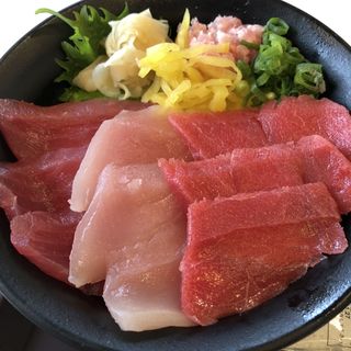 マグロづくし丼(魚太郎 大府店)