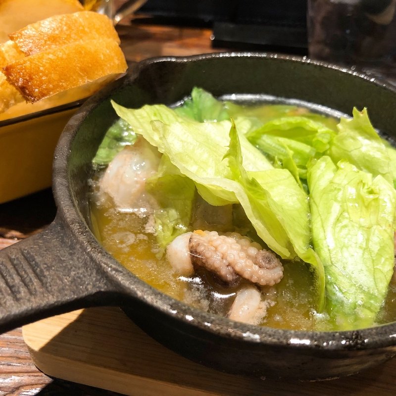 イイダコとレタスのアヒージョ(BISTROBON)