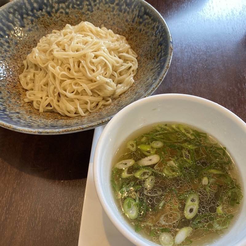 ガゴメ昆布の白醤油つけ麺(小麦と大豆 自家製麺 麺や ひなた)