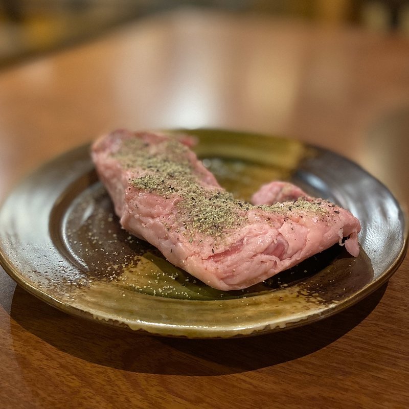 もも肉の中落ち(炭火焼 牛男 )