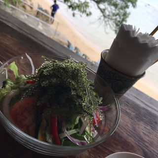 海ぶどうサラダ(浜辺の茶屋 （hamabe no chaya）)