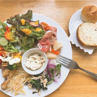 ワンプレートランチ トレ プンティーニ Tre Puntini の口コミ一覧 おいしい一皿が集まるグルメコミュニティサービス Sarah