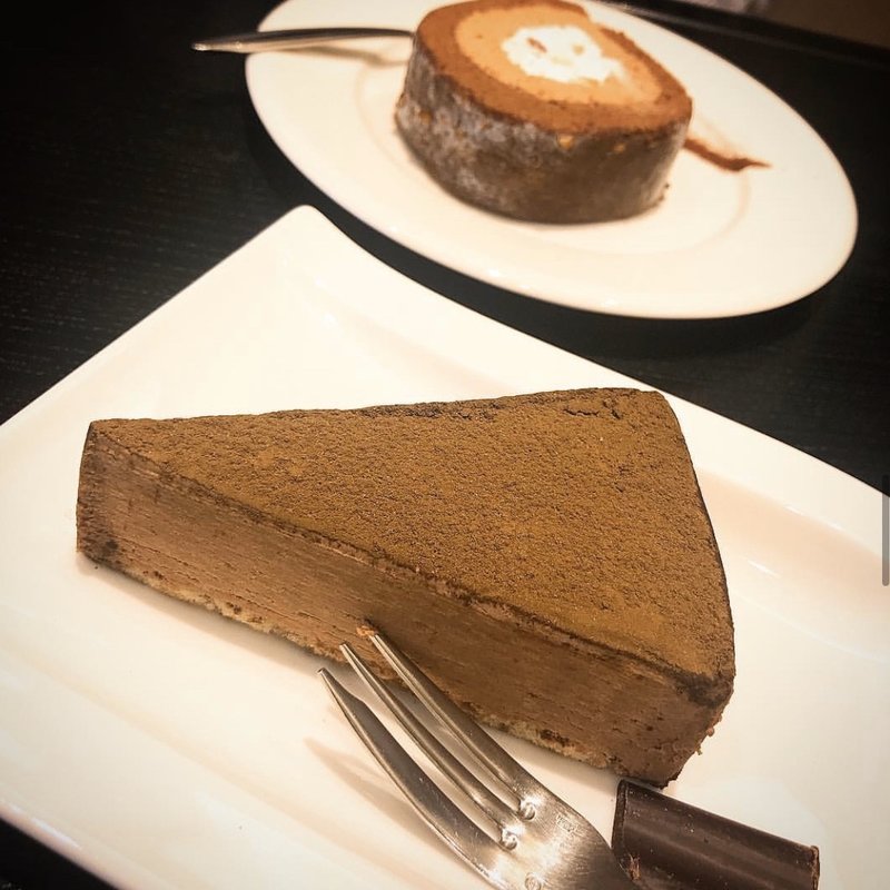 ブロンデルヘーゼルナッツロールケーキ(ブロンデル 銀座 （Blondel Ginza）)