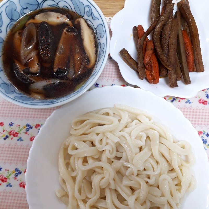 きのこ汁　きんぴら(田舎っぺうどん)