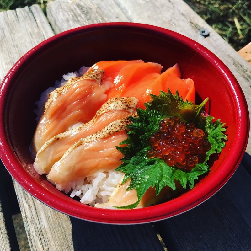 寿司屋のサーモン丼(はま寿司 加平店 )