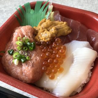 魚市場丼(大漁丼家 縁 荏原町店)