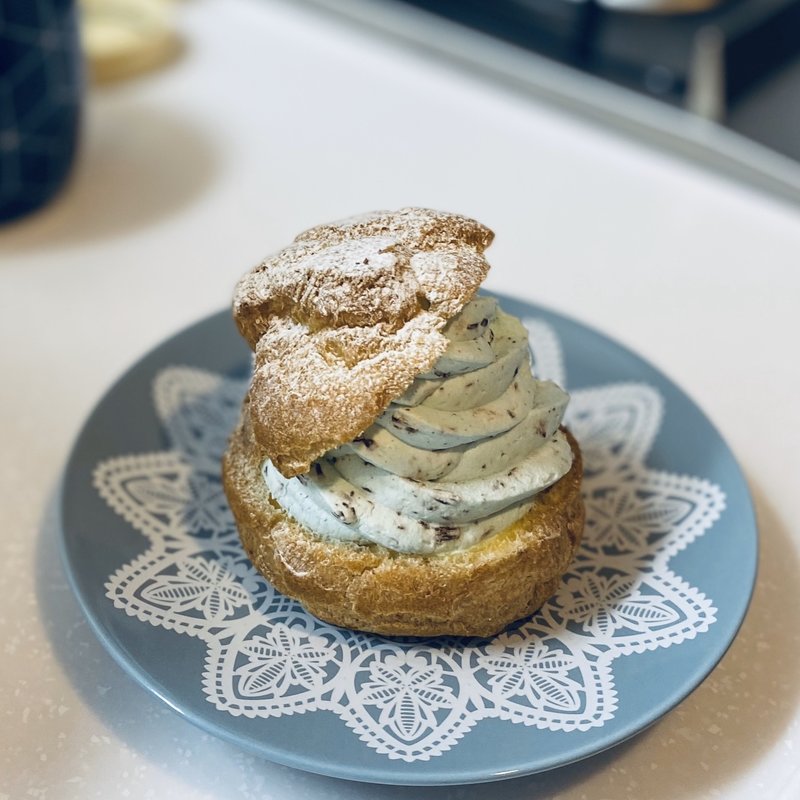 ダブルシューチョコミントカスタード(銀座コージーコーナー ビーンズ赤羽店)