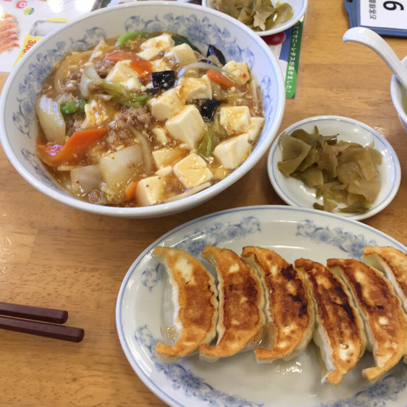 やみつき丼と餃子(ぎょうざの満洲 江坂工場直売店)