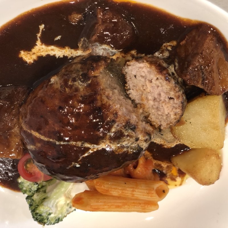 デミグラスビーフシチューの煮込みハンバーグ（中）(榎本ハンバーグ