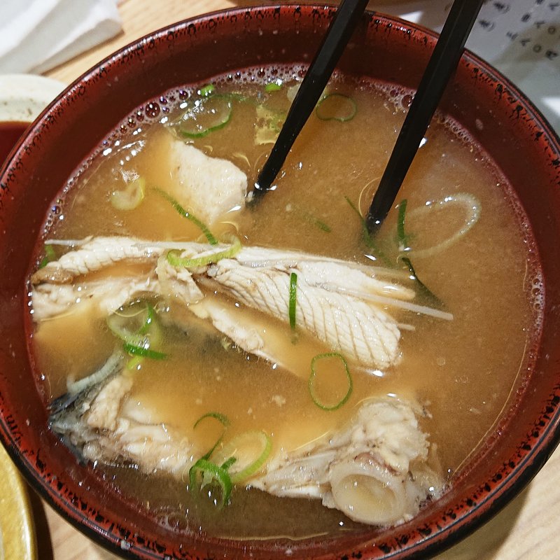 ぶりのあら汁(もりもり寿し 三宮OPA2店)