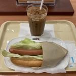 アイスコーヒー&レタスドッグ(ドトールコーヒーショップ グリナード永山店 )
